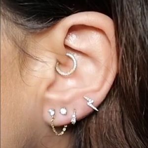 Solid gold lightning bolt earring